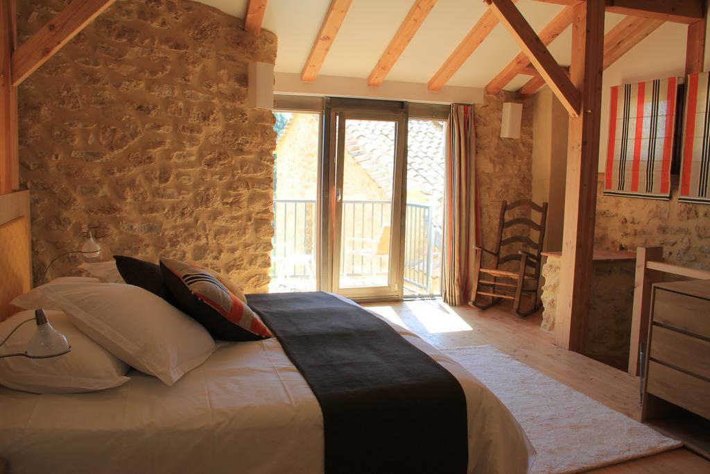 Hollyoaks Estate Hotel Saint-Pons-la-Calm Szoba fotó