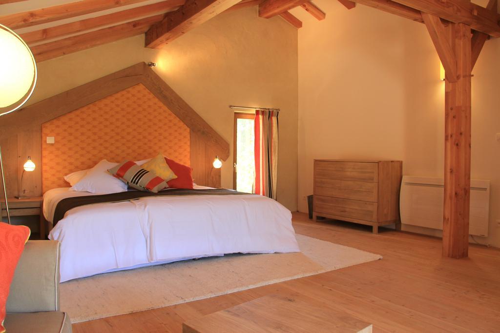 Hollyoaks Estate Hotel Saint-Pons-la-Calm Szoba fotó